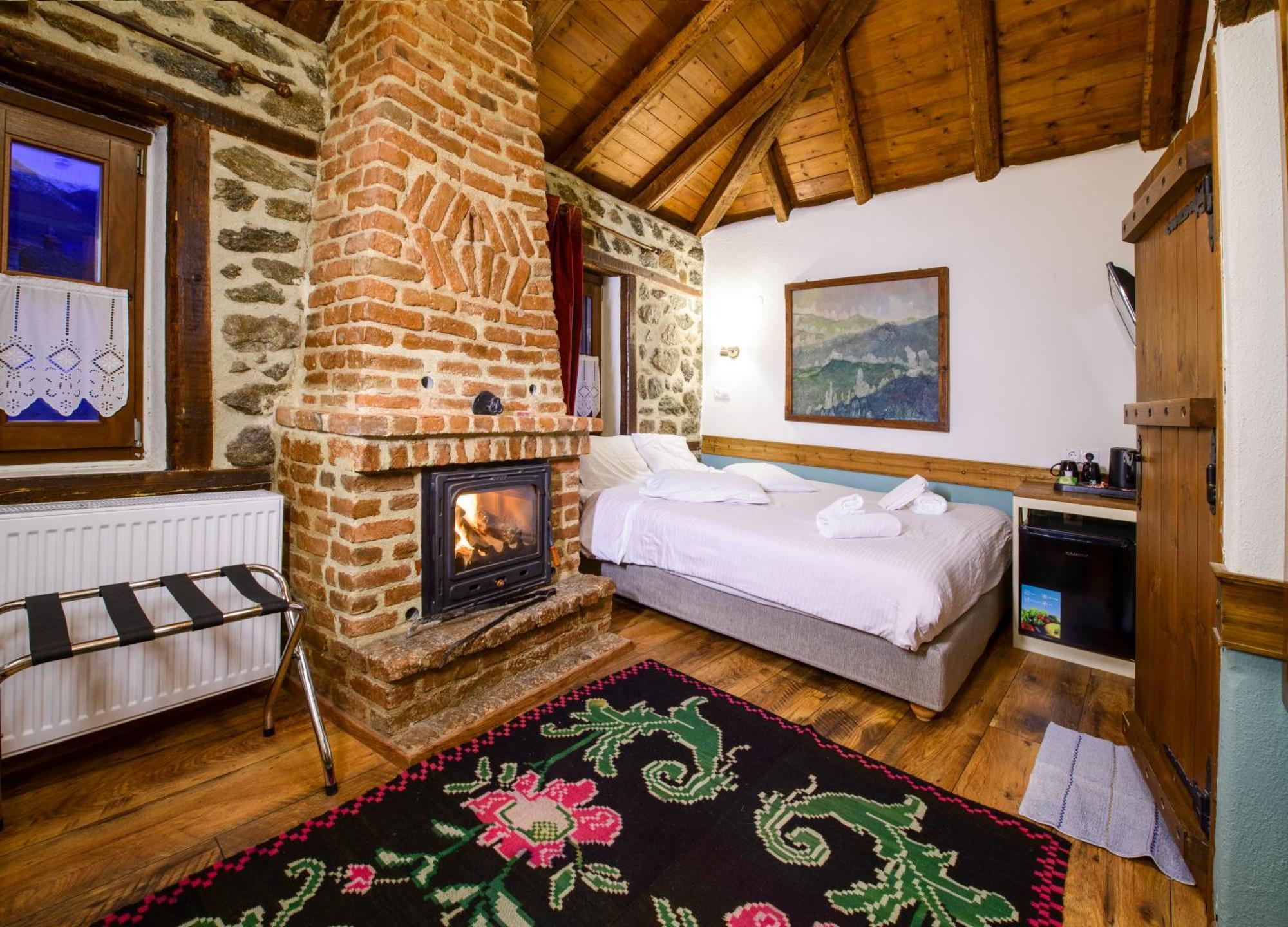 Agios Germanos Hotell Exteriör bild